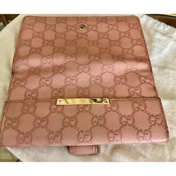 Gucci Pink Leather Wallet With Signature GG Pattern & Multiple Card Slots - Picture 8 of 9